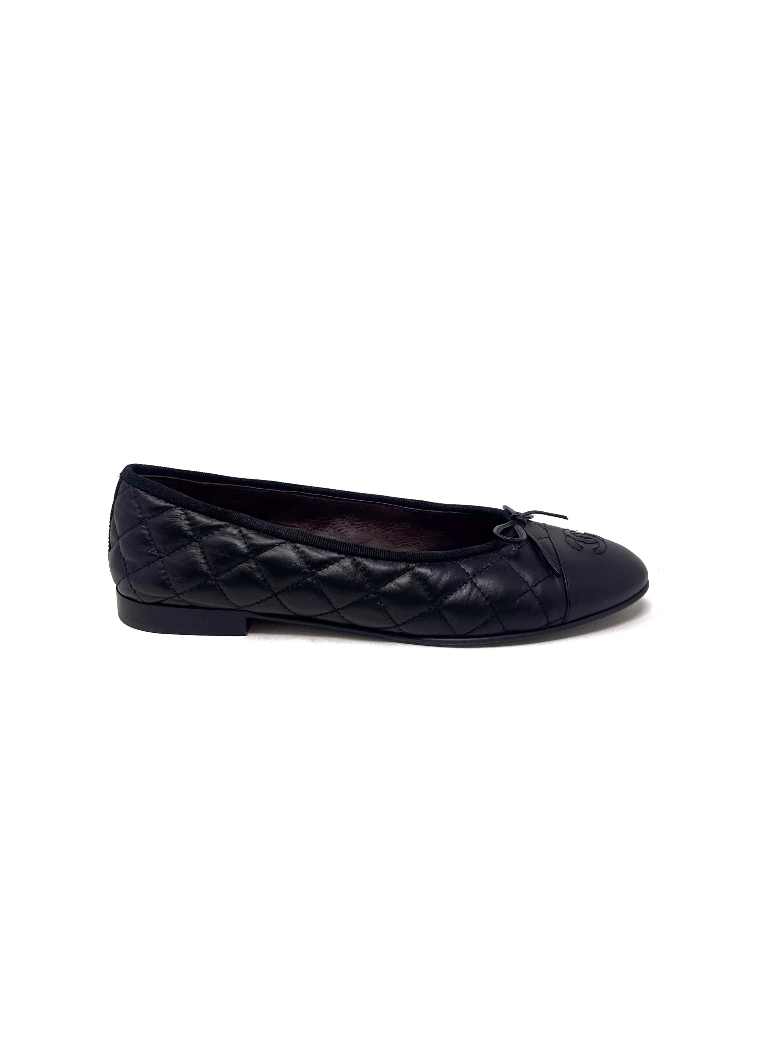 Chanel Black CC Logo Aged Calfskin Quilted Cap Toe Ballet Flats